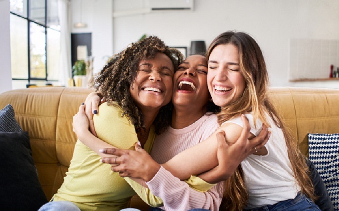 greatest return, girls hugging